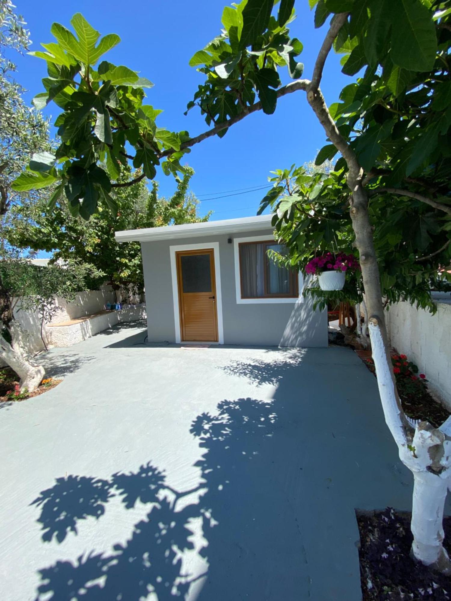Guesthouse Xhuliano Ksamil Exterior photo